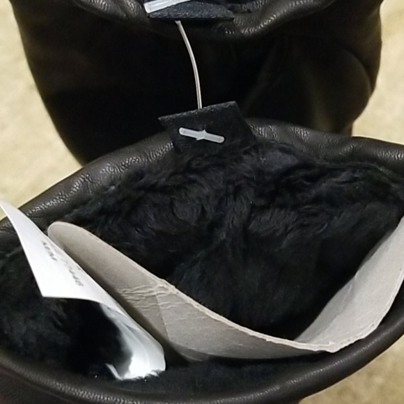 Mens black gloves. Genuine leather on outside new! - Picture 6 of 6